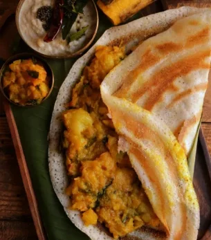 Masala Dosa served with coconut chutney